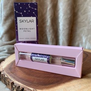Fragrance Skylar Moonlight Petal Rollerball